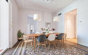 6 Dormitorios En Apartamento Modernista En El Corazon De Barcelona
